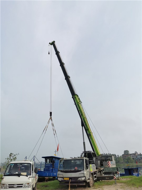 都匀市桥梁建设吊装案例